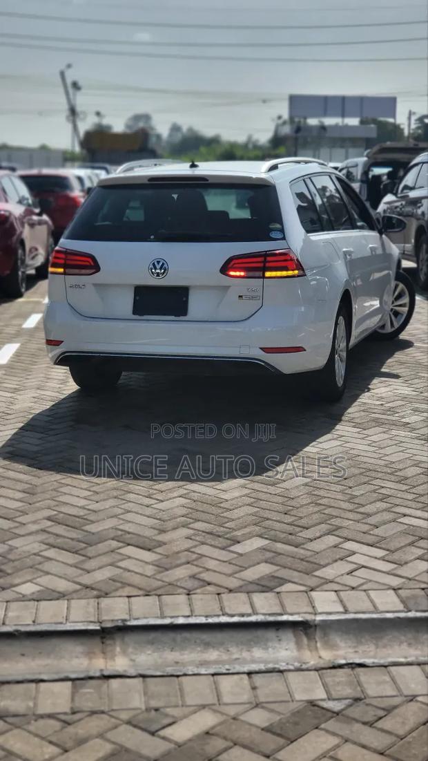 Volkswagen Golf 2018 White