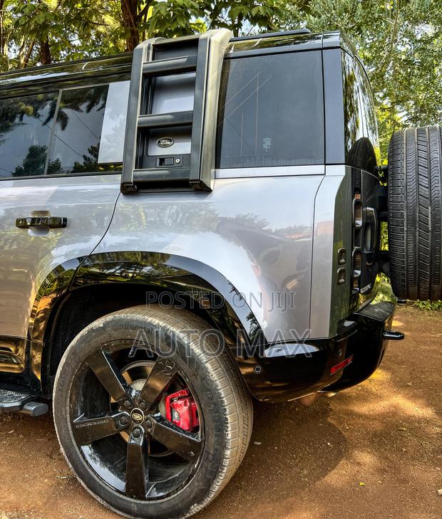 Land Rover Defender 2023 Silver