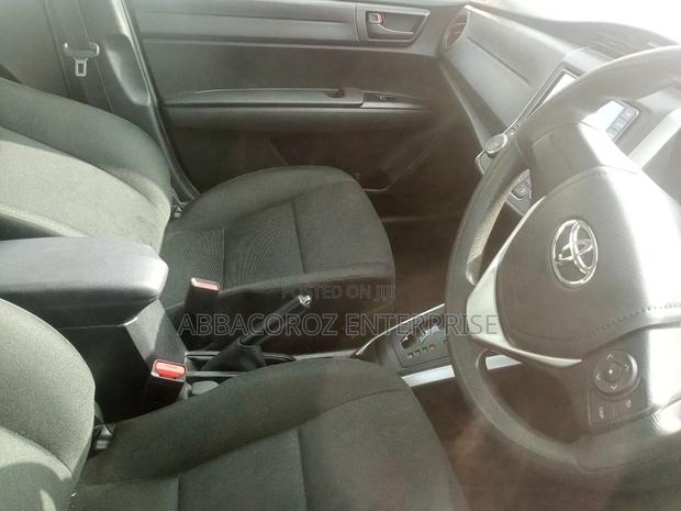 Toyota Corolla Fielder 1.5 Hybrid FWD 2019 White