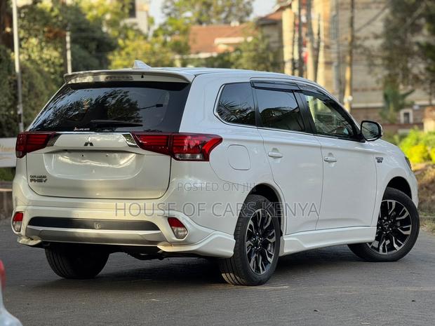 Mitsubishi Outlander 2.0 PHEV AWD 2017 White
