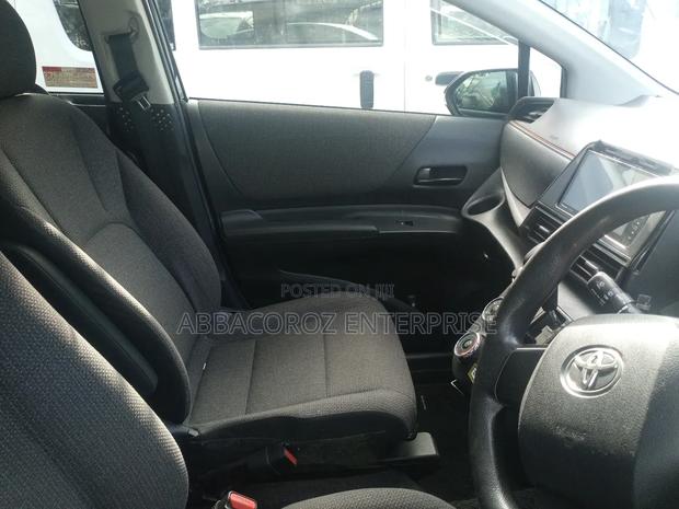 Toyota Sienta 1.5 AWD (6-seater) 2019 Gray