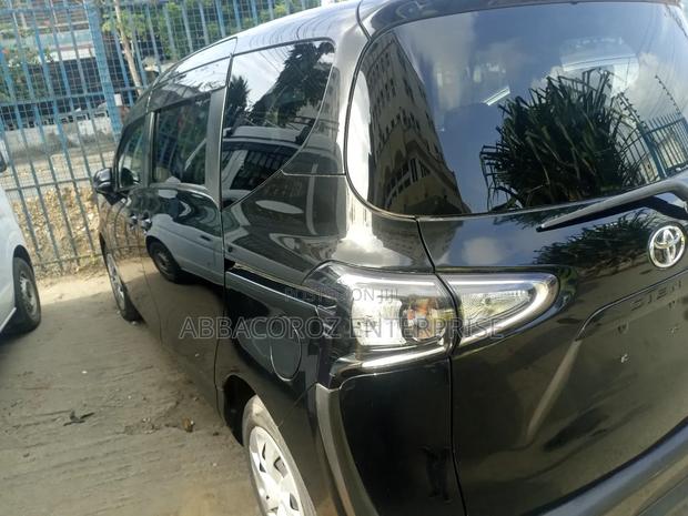 Toyota Sienta 1.5 AWD (6-seater) 2019 Gray