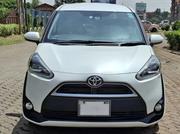 Toyota Sienta 2018 White for sale