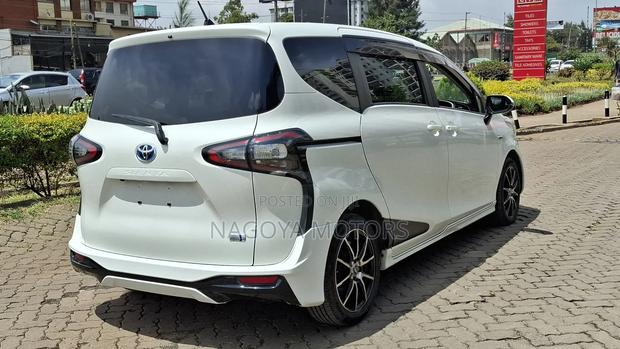 Toyota Sienta 2018 White