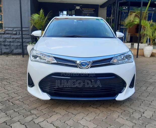 Toyota Corolla Fielder 1.5 Hybrid FWD 2018 White