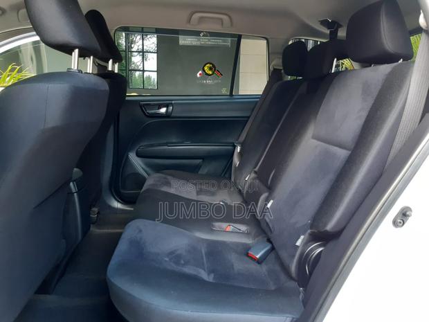 Toyota Corolla Fielder 1.5 Hybrid FWD 2018 White