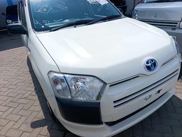 Toyota Probox 1.5 Hybrid GL 2019 White