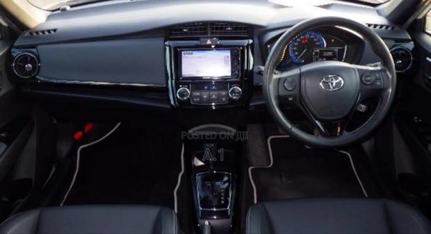 Toyota Corolla Fielder 2019 Pearl