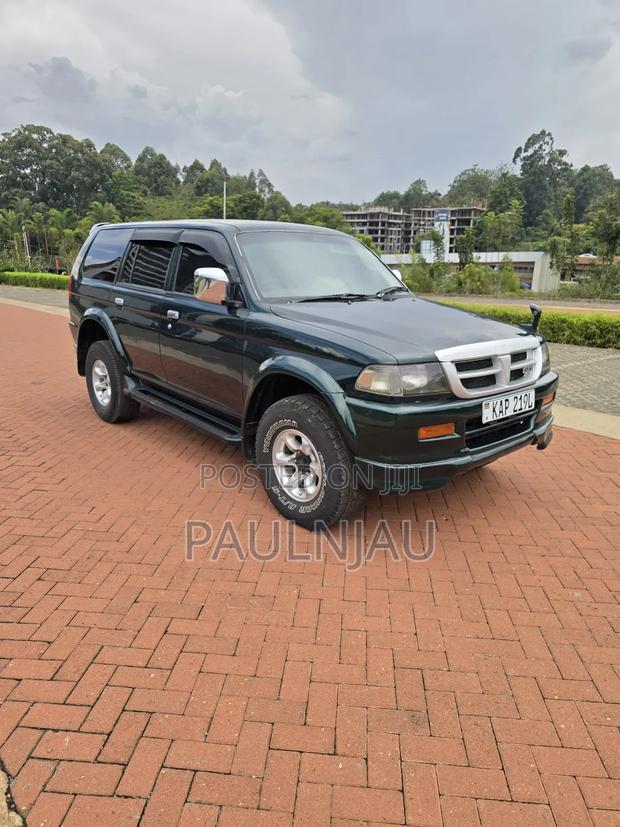 Mitsubishi Challenger 2005 Green