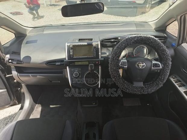 Toyota Wish 2010 Black