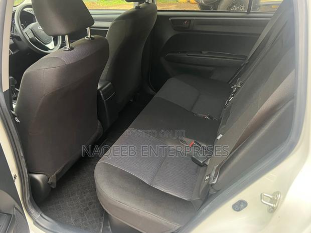 Toyota Corolla Fielder 1.5 Hybrid FWD 2019 White
