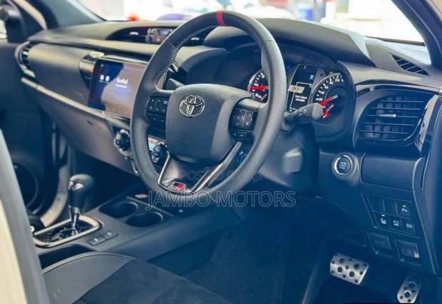 Toyota Hilux Revo Double Cab Deisel 2.8 AWD 2020 White