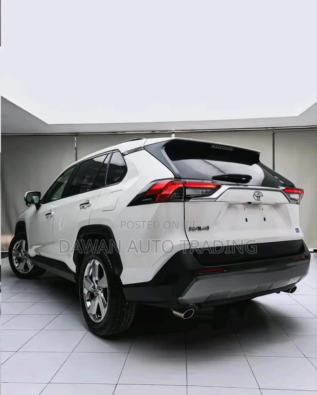 Toyota RAV4 2019 White