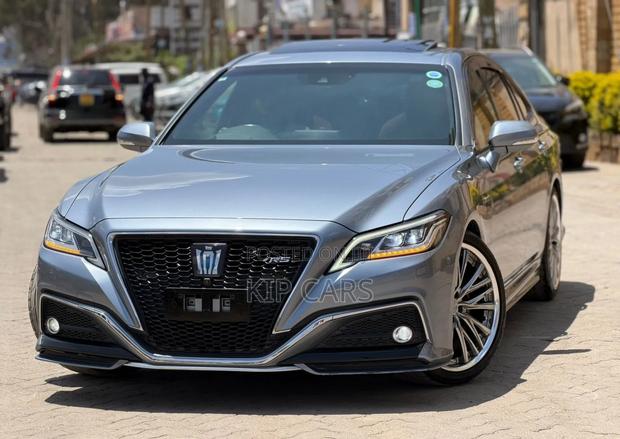 Toyota Crown 2019 Gray