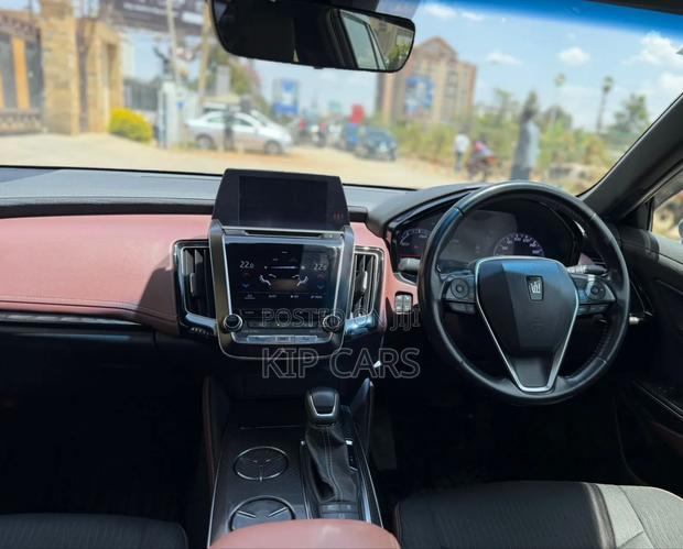 Toyota Crown 2019 Gray