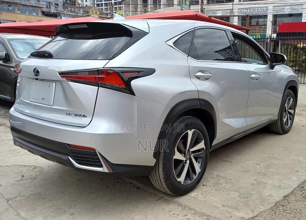 Lexus NX 2019 Silver
