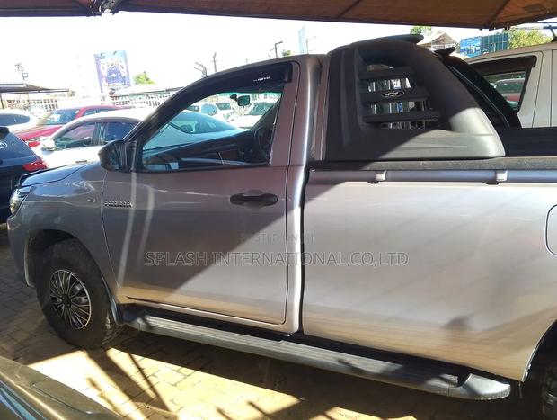 Toyota Hilux 2018 Gray