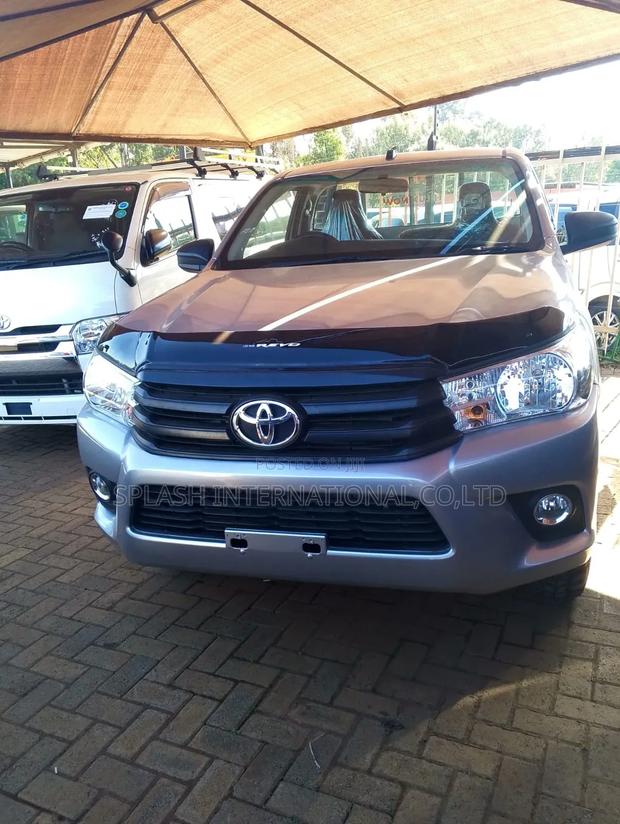 Toyota Hilux 2018 Gray