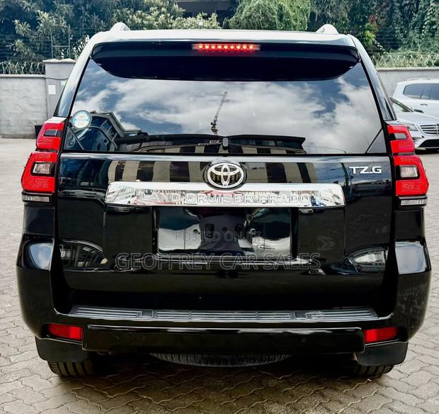 Toyota Land Cruiser Prado 2.8 2020 Black