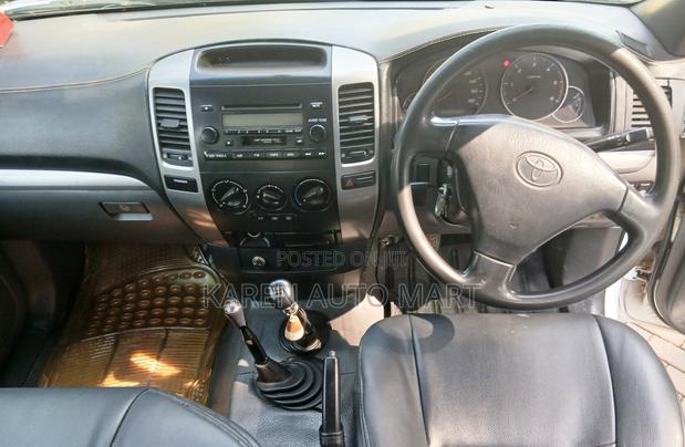 Toyota Land Cruiser Prado 2006 White