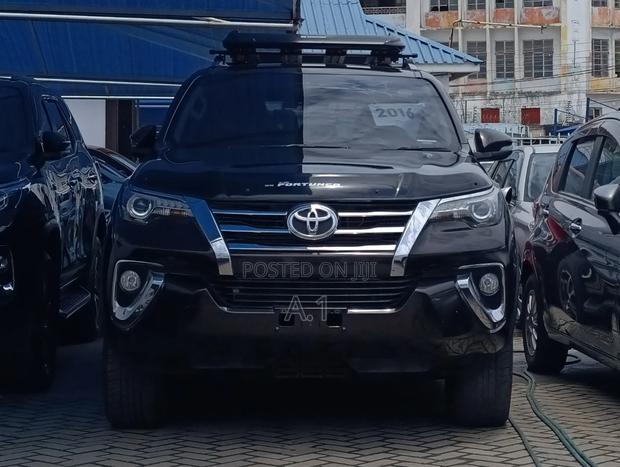 Toyota Fortuner 2018 Black
