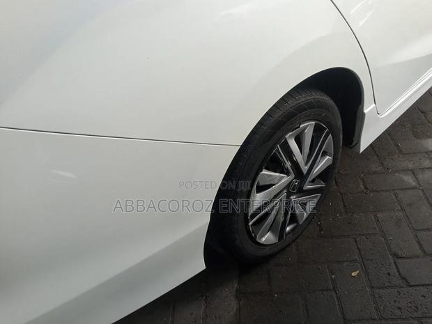 Honda Shuttle 1.5 Hybrid 2WD 2017 White