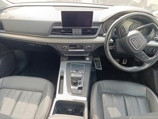 Audi Q5 2018 Black
