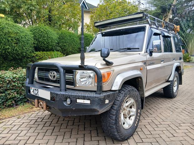 Toyota Land Cruiser 76 Series 2015 Gold