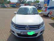 Volkswagen Tiguan 2012 White for sale