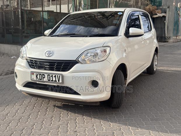Toyota Passo 1.0 FWD 2017 White