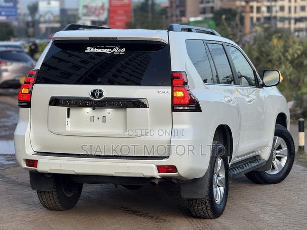 Toyota Land Cruiser Prado 2.8 2021 Black