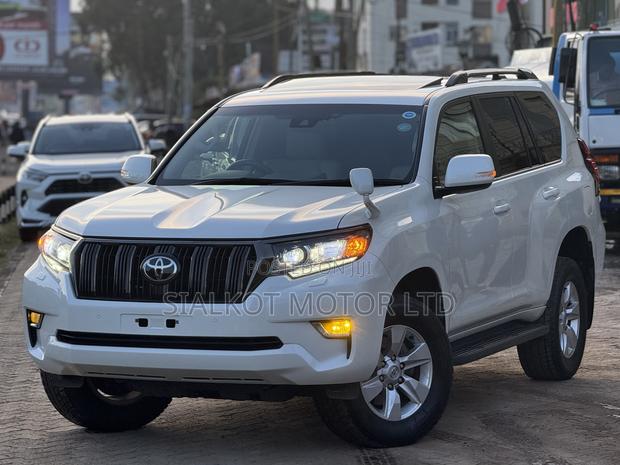 Toyota Land Cruiser Prado 2.8 2021 Black