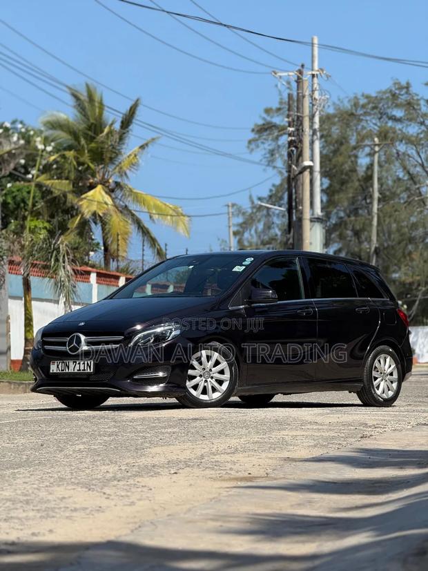 Mercedes-Benz B-Class 2017 Black