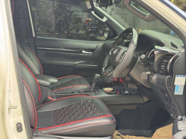 Toyota Hilux 2019 Blue