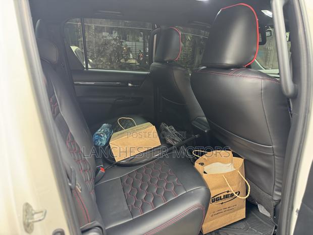 Toyota Hilux 2019 Blue