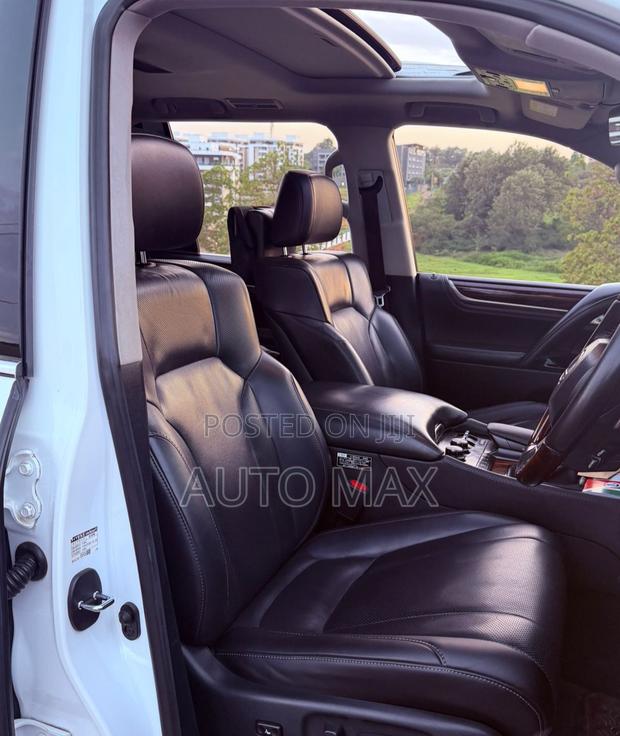 Lexus LX 2017 White