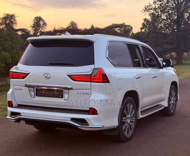 Lexus LX 2017 White
