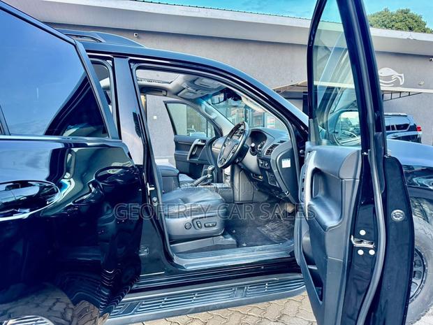 Toyota Land Cruiser Prado 2.8 2020 Black