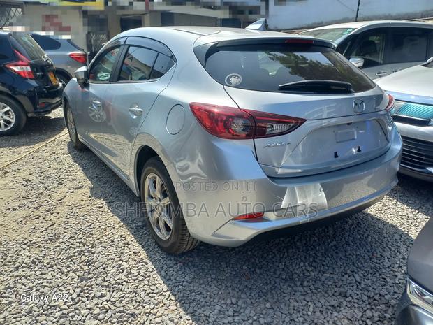 Mazda Axela 2019 Silver