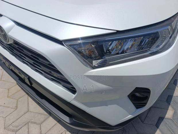 Toyota RAV4 2020 White