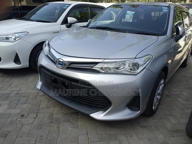 Toyota Corolla Fielder 1.5 Hybrid FWD 2017 Silver