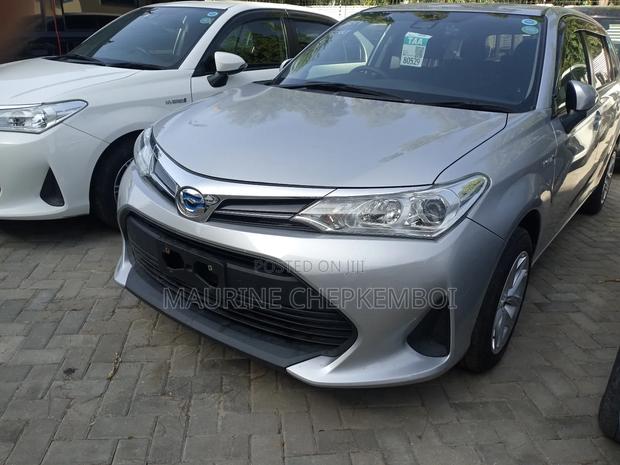 Toyota Corolla Fielder 1.5 Hybrid FWD 2017 Silver