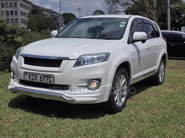 Toyota Vanguard 2011 Pearl