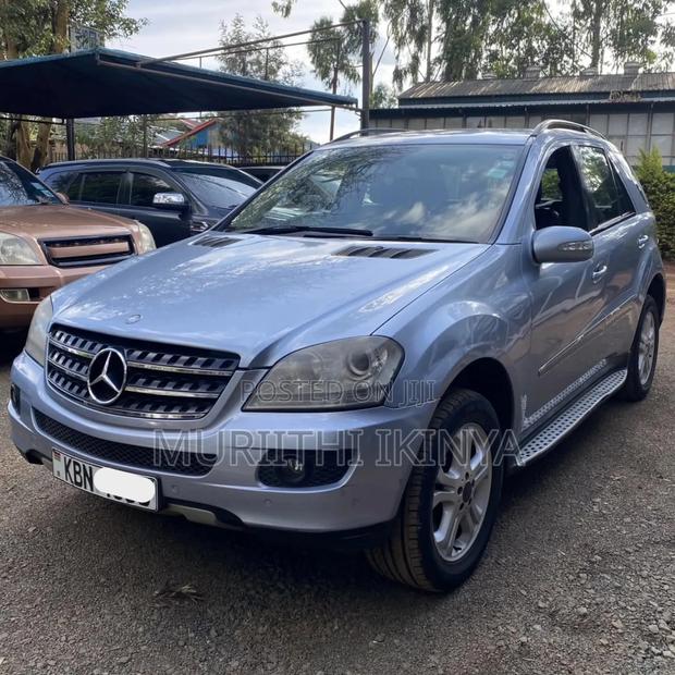 Mercedes-Benz C320 2009 Blue