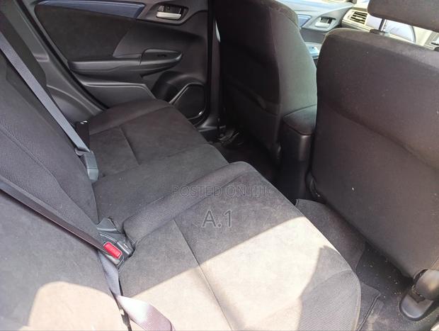 Honda Fit Shuttle 1.5 Hybrid 2WD 2018 Black