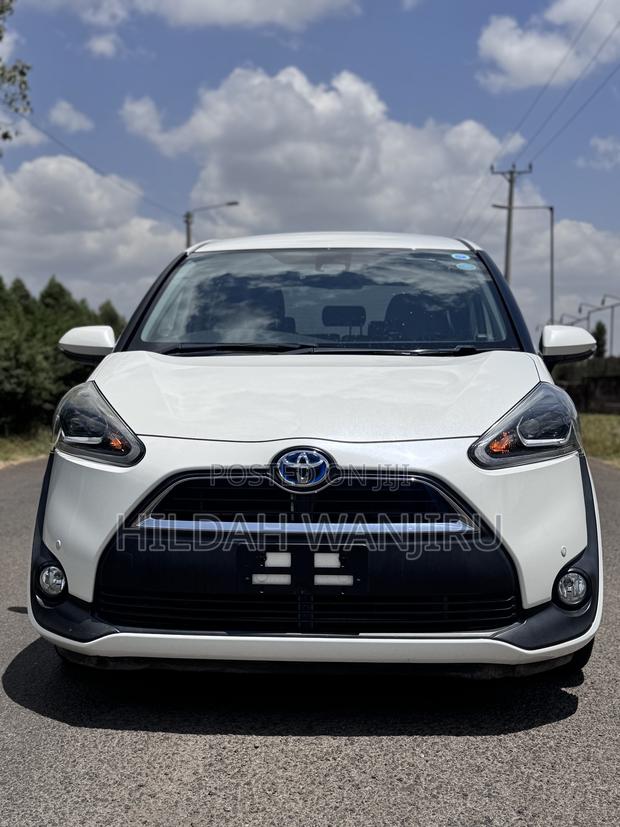 Toyota Sienta 2018 Black