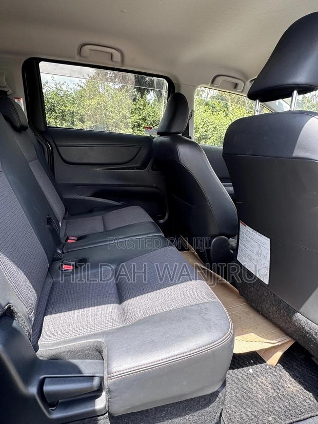 Toyota Sienta 2018 Black