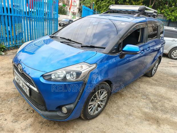 Toyota Sienta 2017 Blue