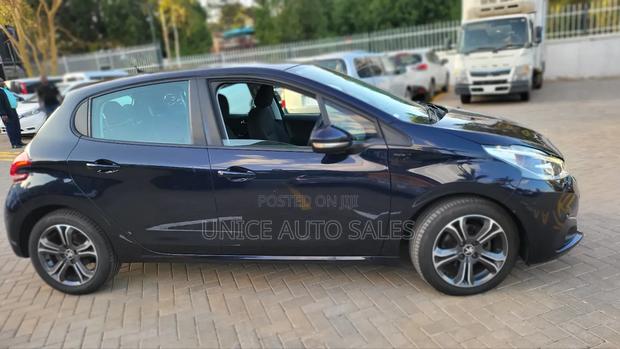 Peugeot 208 2018 Purple