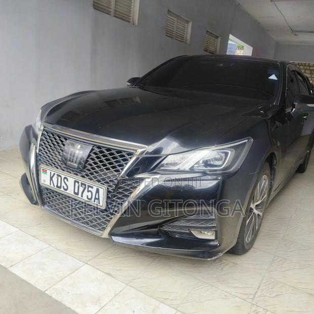 Toyota Crown 2017 Black